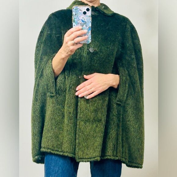 Mid-Century Europe Craft Wool Blend Faux Fur Cape with Arm Slits MEASUREMENTS - Picture 6 of 16